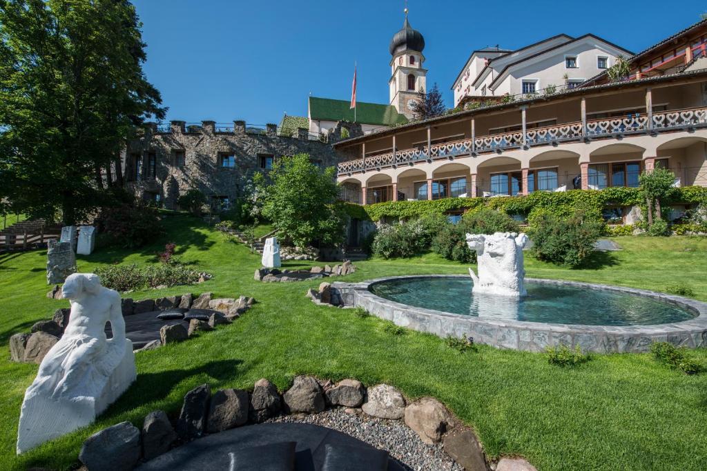 Romantik Hotel Turm Fiè Екстериор снимка