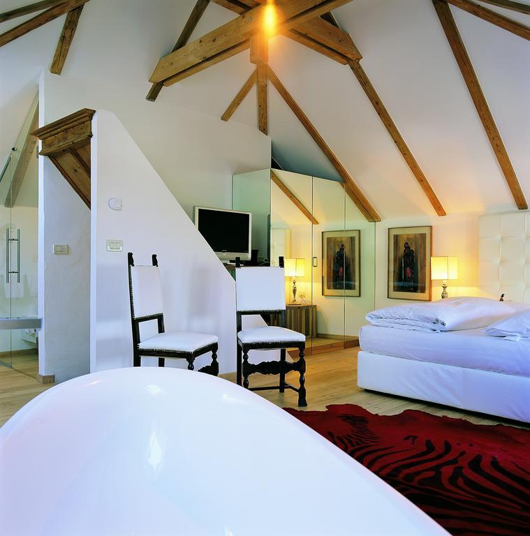 Romantik Hotel Turm Fiè Стая снимка