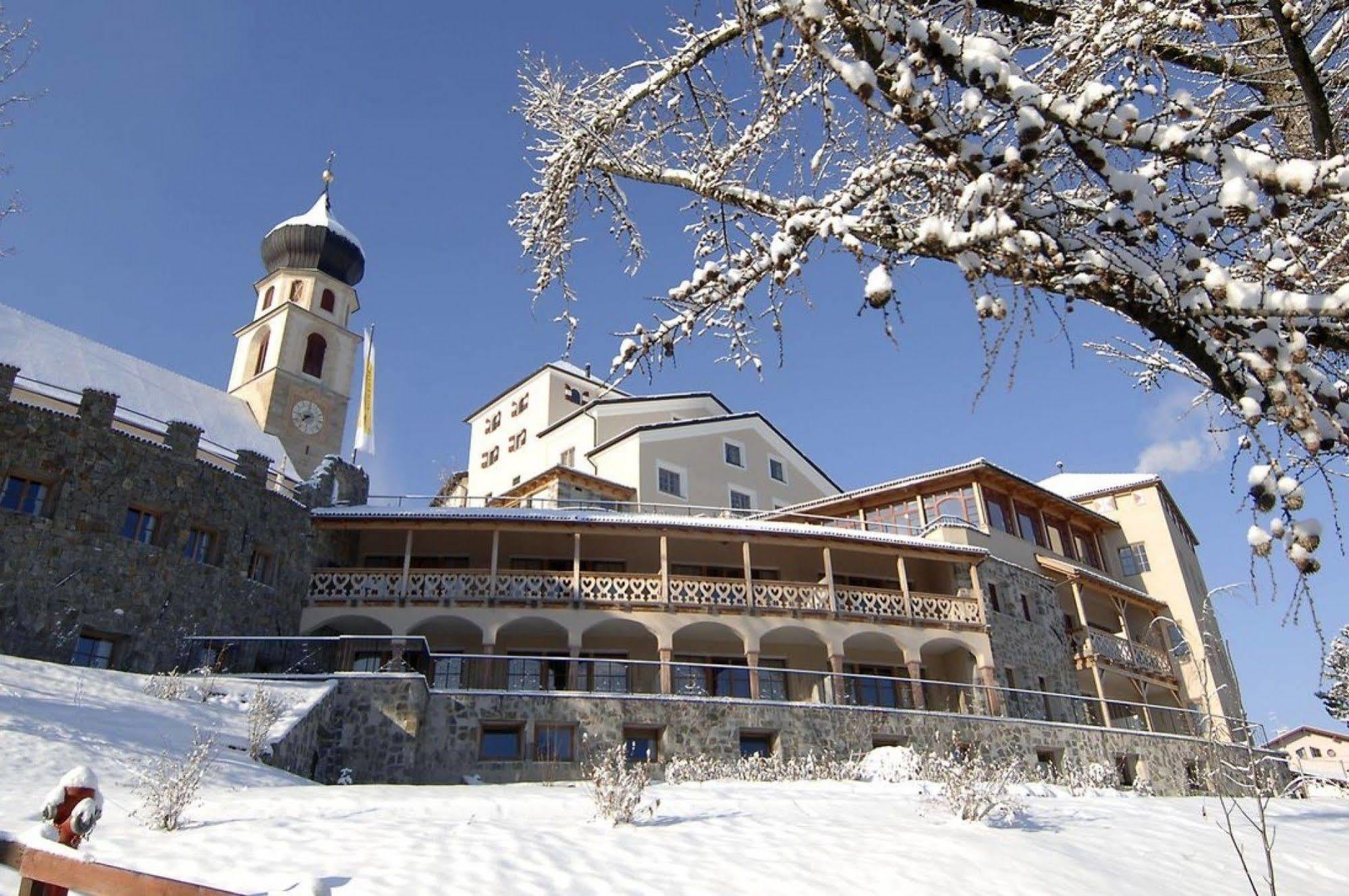 Romantik Hotel Turm Fiè Екстериор снимка